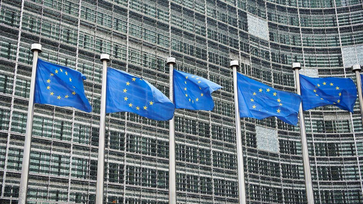 Avrupa Birliği Üyesi Olup Euro Para Birimine Geçersek Ne Olur? (Bu Sefer Alacaklar Galiba)