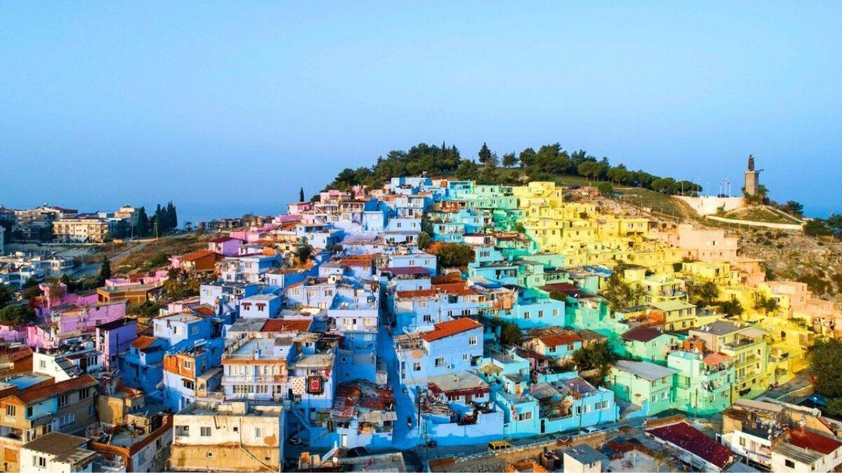 Keşke Her Sokak Böyle Olsa: Yürürken Gözünüzü Gönlünüzü Açacak Rengarenk Evlerle Bezeli 14 Sokak