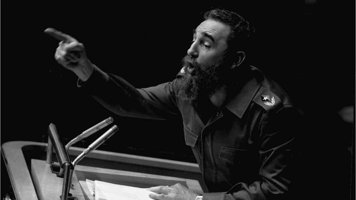 İstanbul’un Yarısı Nüfusa Sahip Ülkede Devrim Yapıp ABD’ye Kafa Tutan Fidel Castro Kimdir, Gerçekten Bir Diktatör müydü?