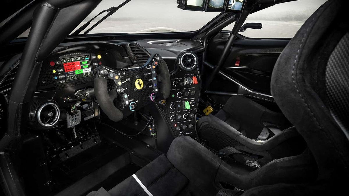 Tek Bir Kişiye Özel Üretilen, Hiçbir Ferrari’ye Benzemeyen Hiper Otomobil: Ferrari KC23! [Video]