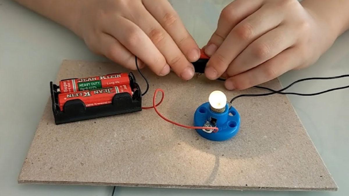 Çocukken Okulda Yaptığımız Bu Bilimsel Deneyleri Hatırlayınca İçiniz Cızz Edecek!