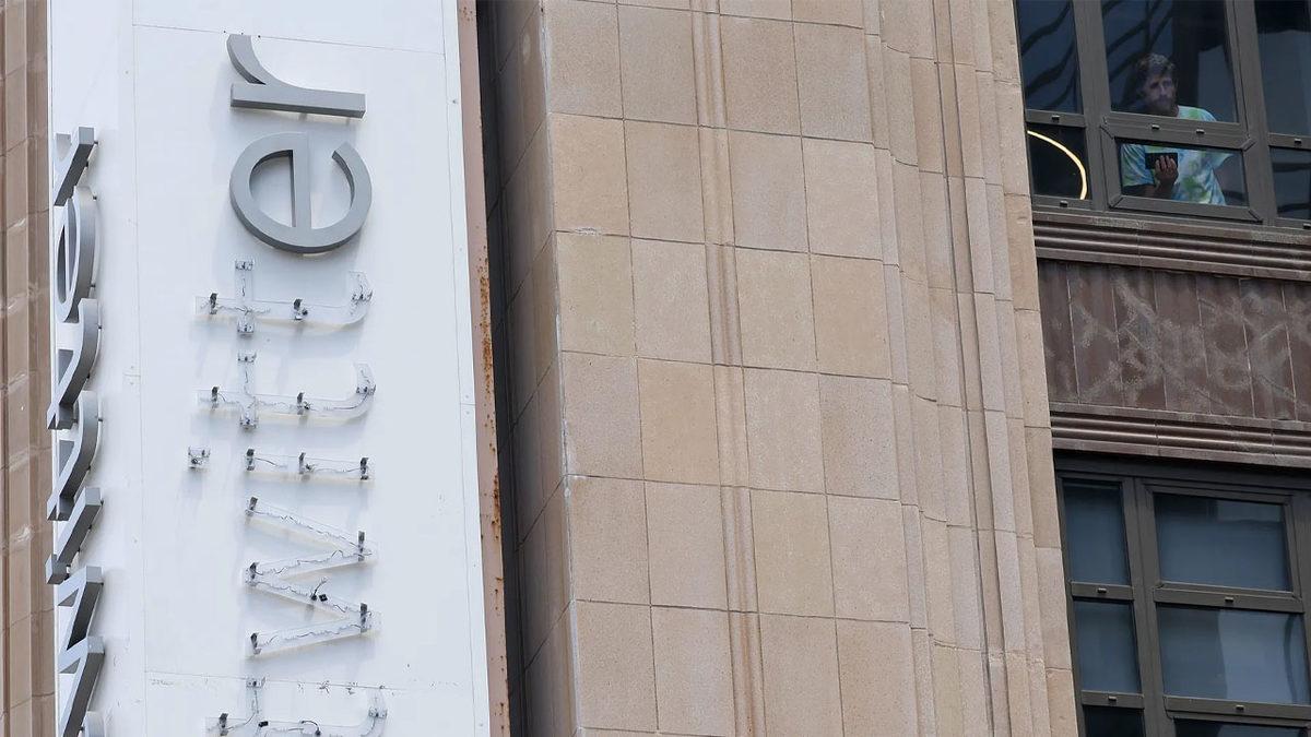 Twitter, Eski Logosunu Genel Merkezden Kaldıramadı: Polis Durdurdu!