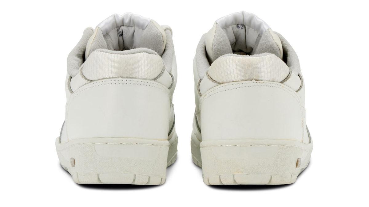 Apple Çalışanlarına Özel Üretilen Ayakkabılar, 