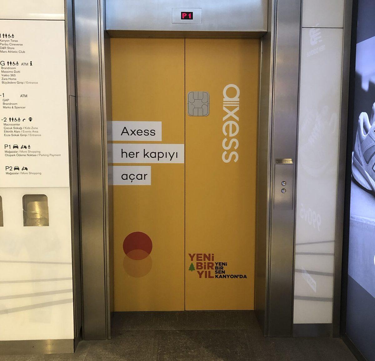 Türkiye Sokaklarında İnsanların Dikkatini Çekmeyi Başarmış Birbirinden Yaratıcı Reklamlar