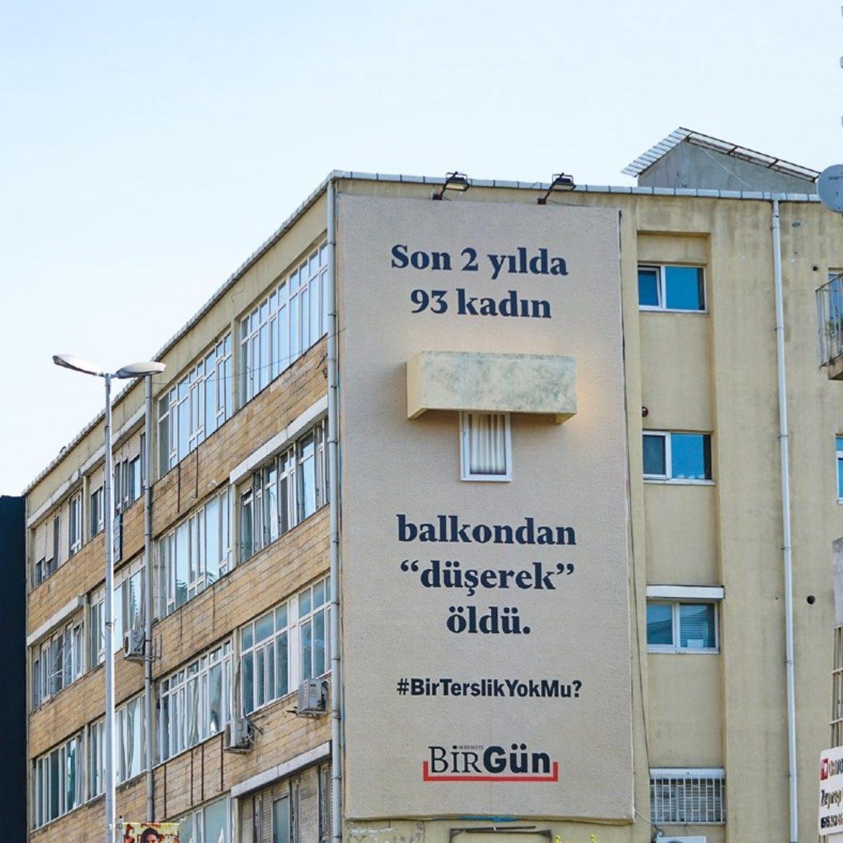 Türkiye Sokaklarında İnsanların Dikkatini Çekmeyi Başarmış Birbirinden Yaratıcı Reklamlar