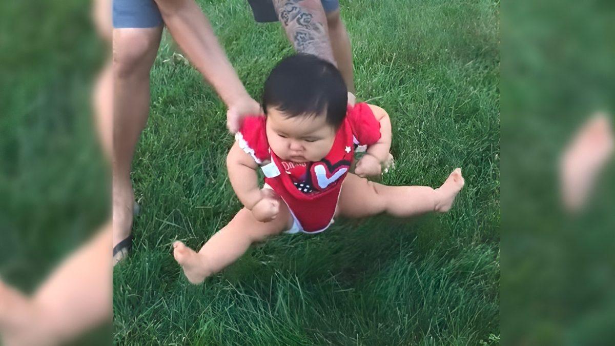 Bebekler Neden Çimlere Basmaktan Korkup Ayaklarını Yukarı Kaldırırlar?