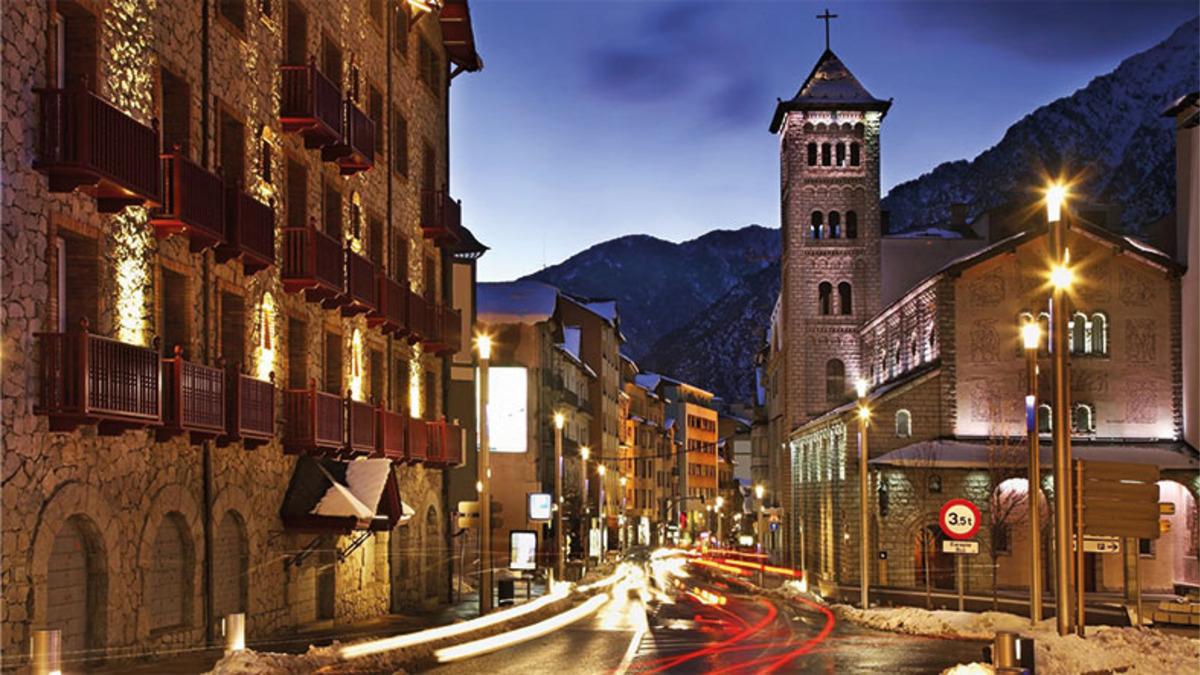 Dünyada Başka Hiçbir Ülkenin Kullanmadığı Bir Yönetim Biçimine Sahip Andorra Hakkında 8 İlginç Bilgiyi Derledik