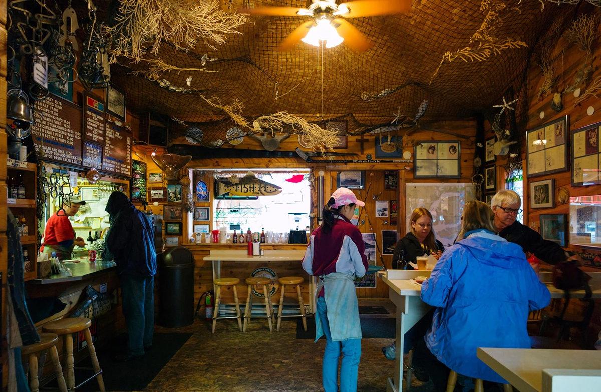 Aile Apartmanının Bi’ Tık Üstü: Tüm Halkın Tek Bir Binanın İçinde Yaşadığı Enteresan Kasaba