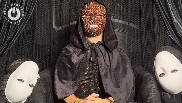 Sokakta Etrafa Dolar Saçtıktan Sonra Gözaltına Alınan OnlyFans Grubunun Merak Edilen Sorulara Verdikleri Özel Cevaplar