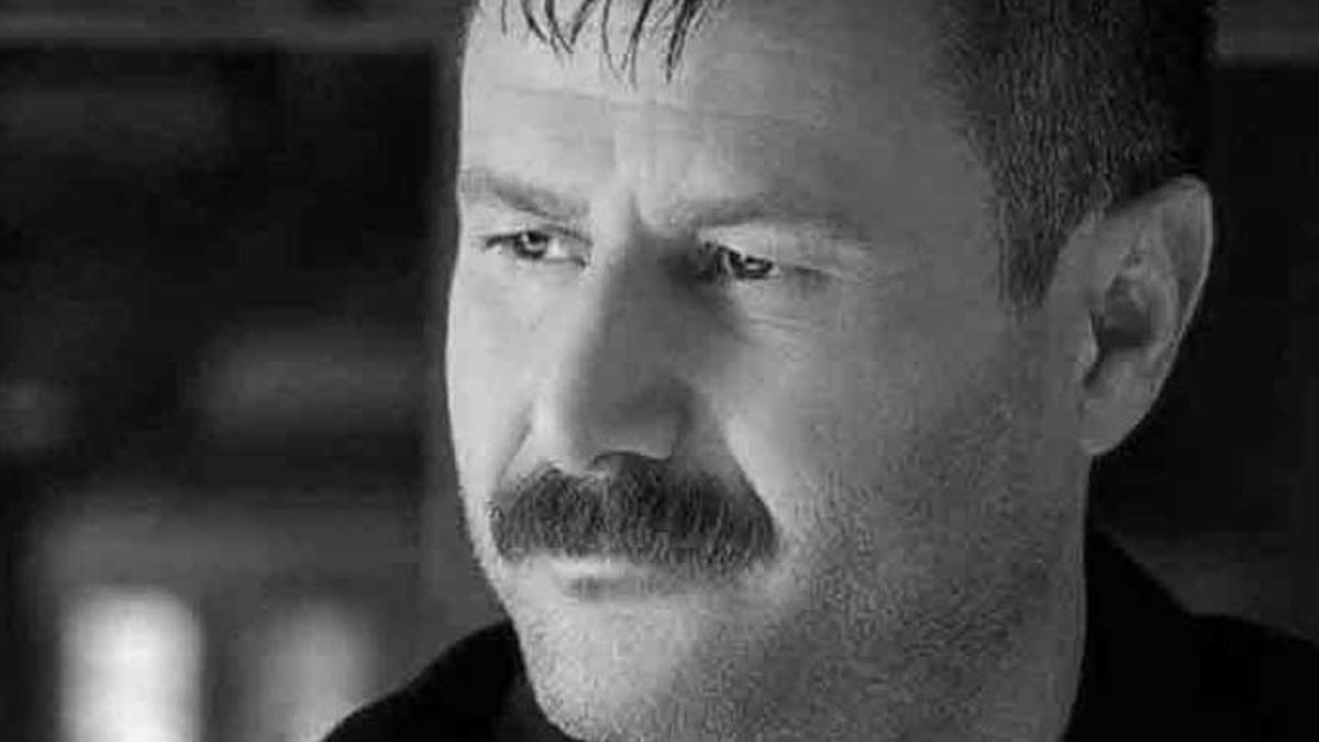 Arabesk Sanatçısı Azer Bülbül’ün de Filmi Geliyor: İki Ünlü Oyuncuya Teklif Götürüldü!