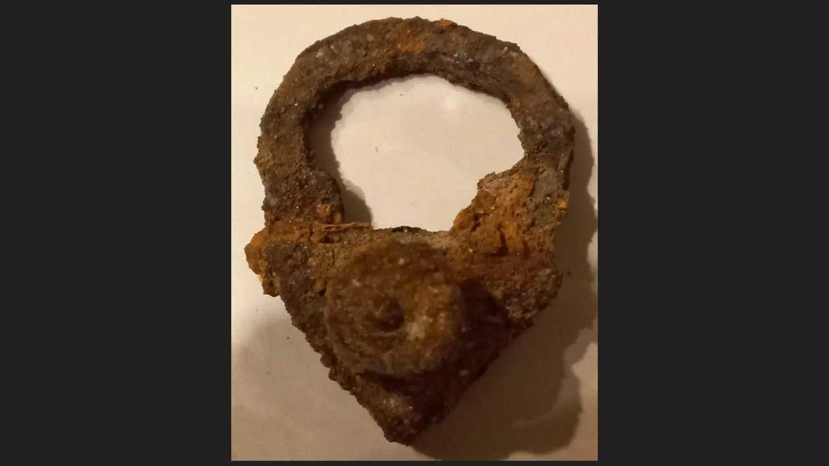 Zamanında Vampir Olduğu Düşünüldüğü İçin Toprağa Perçinlenen Küçük Bir Çocuğa Ait Kalıntılar Bulundu