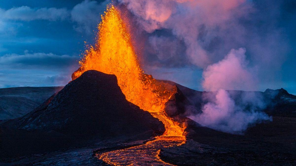 Bir Volkandaki Kızgın Lavların İçine Düşersek Nolur? Ölürüz, Orası Kesin ama Nasıl Ölürüz?