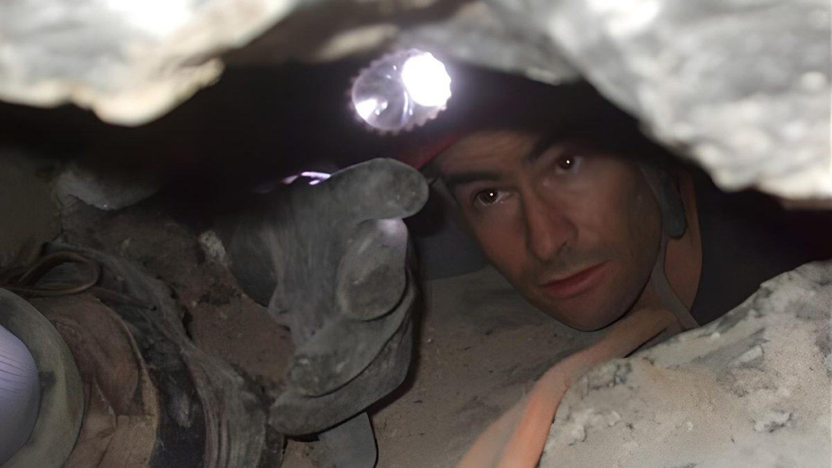 Okurken İçiniz Daralacak: Girdiği Mağaradaki Bir Oyukta Sıkışıp Kalan Adamın Çok Kötü Sonlanan Hikâyesi