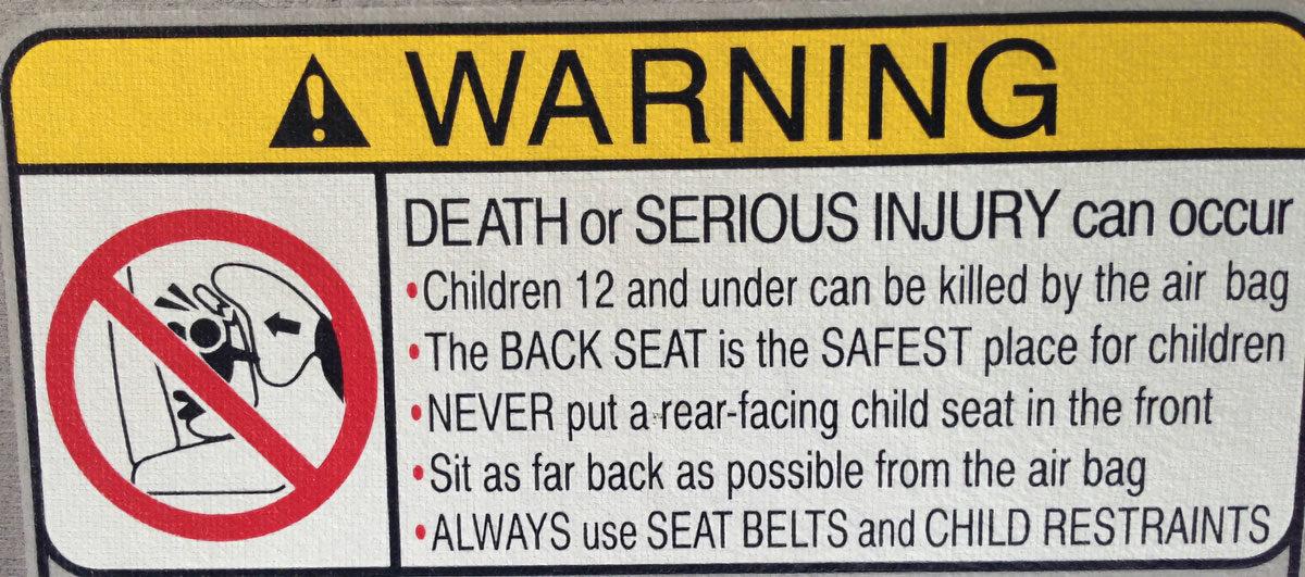 Arabada Çocukları Çocuk Koltuğuna Oturtmazsanız Ne Olacağını Gösteren Çarpıcı Görüntüler