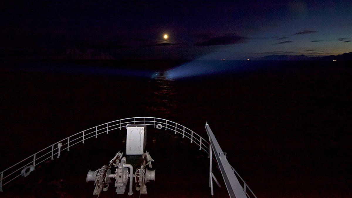 Gemi Mühendisine Sorduk: Diğer Araçlarda Hayati Önem Taşıyan Farlar Gemilerde Neden Bulunmuyor?