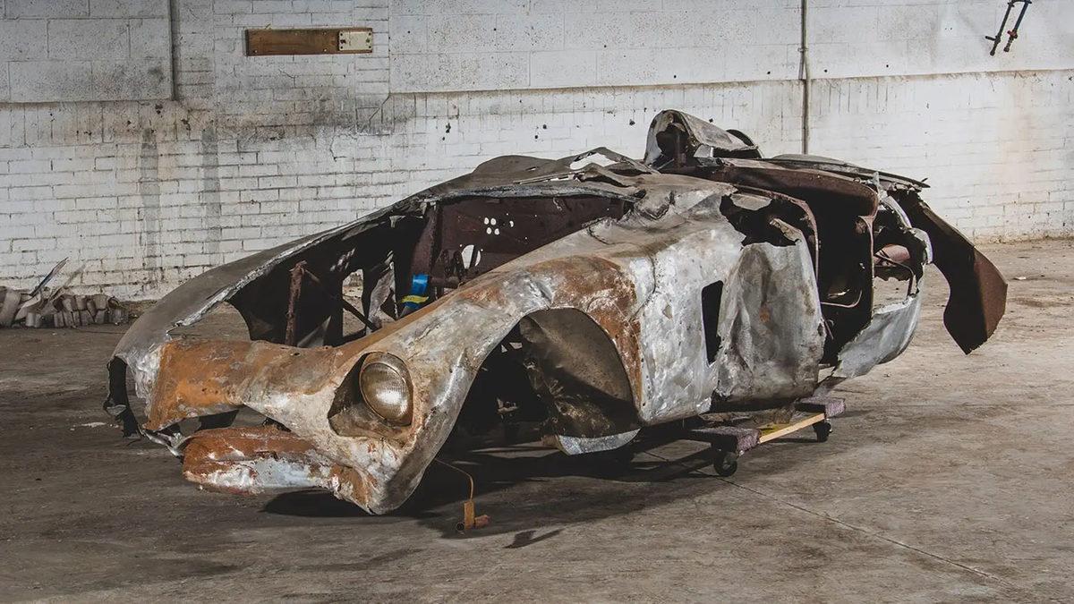 Bu Gördüğünüz ’Çıtır Hasarlı’ Ferrari, Yaklaşık 2 Milyon Dolara Satıldı: Peki Neden?