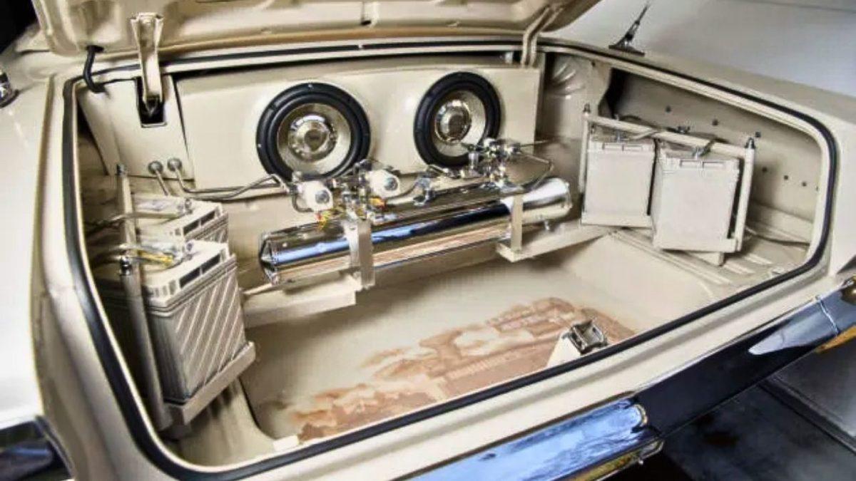 Rap Müzik Eşliğinde Okuyun: İstediğiniz Zaman Zıp Zıp Zıplatabildiğiniz “Lowrider” Arabalar Nasıl Ortaya Çıktı?