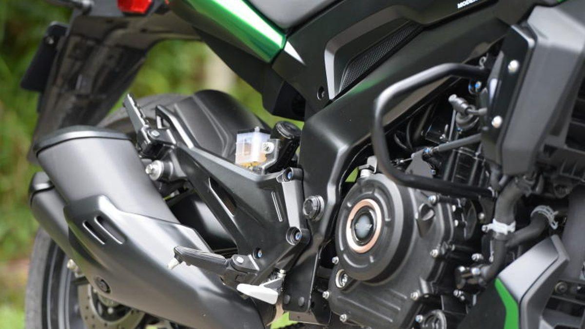 Şık Tasarımıyla Dikkat Çeken Bajaj Dominar D400’ün Fiyatı ve Öne Çıkan Özellikleri