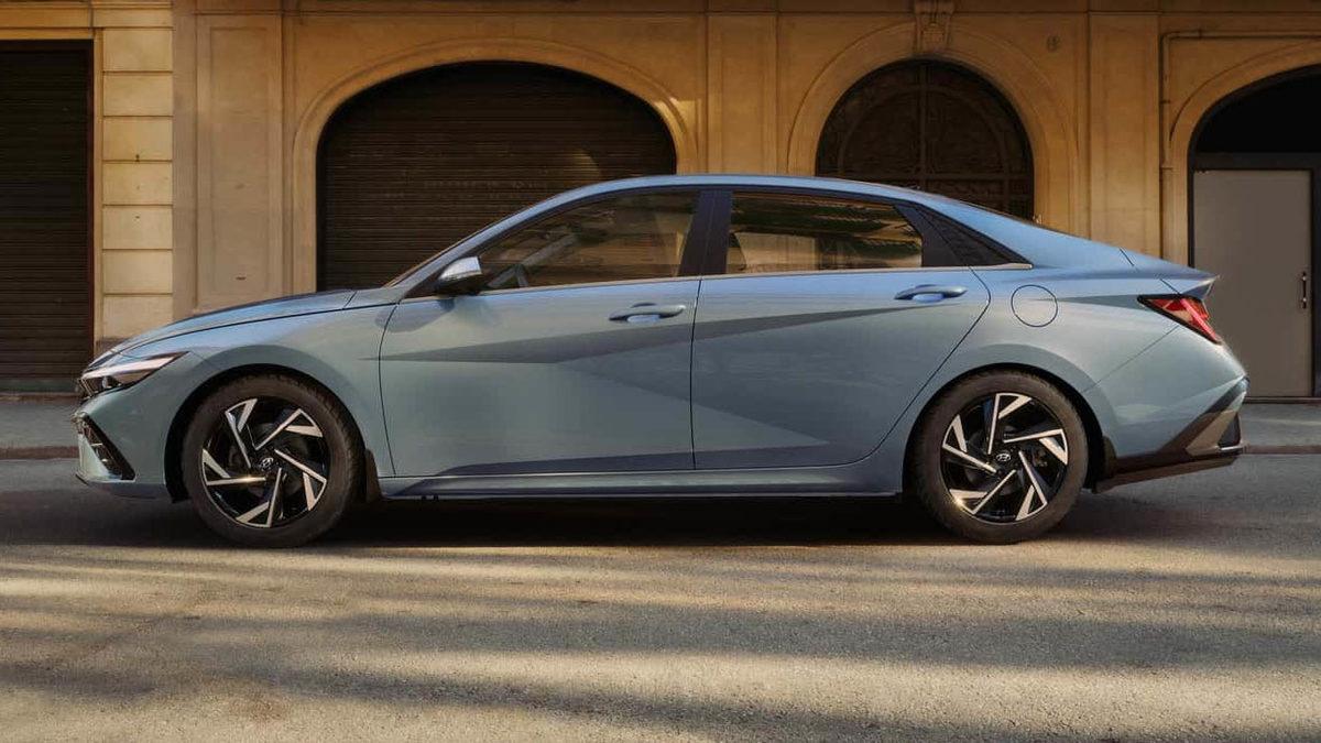 Tasarımı Yenilenen Hyundai Elantra’nın Türkiye Fiyatı Açıklandı