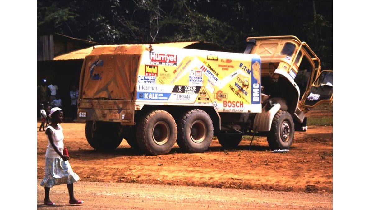 BMC Fatih Kamyonla Ralli mi Olurmuş? Efsane Yarışçı Renç Koçibey, Bir İç Savaşın Ortasında Bunu Başarmıştı!
