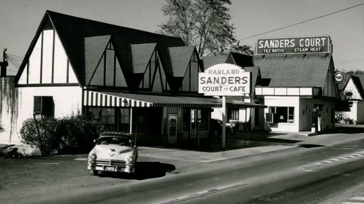 KFC’nin Logosundaki Sevimli İhtiyarın Herkese İlham Veren Başarı Hikâyesi: 1008 Kez Reddedilse de Asla Vazgeçmedi!
