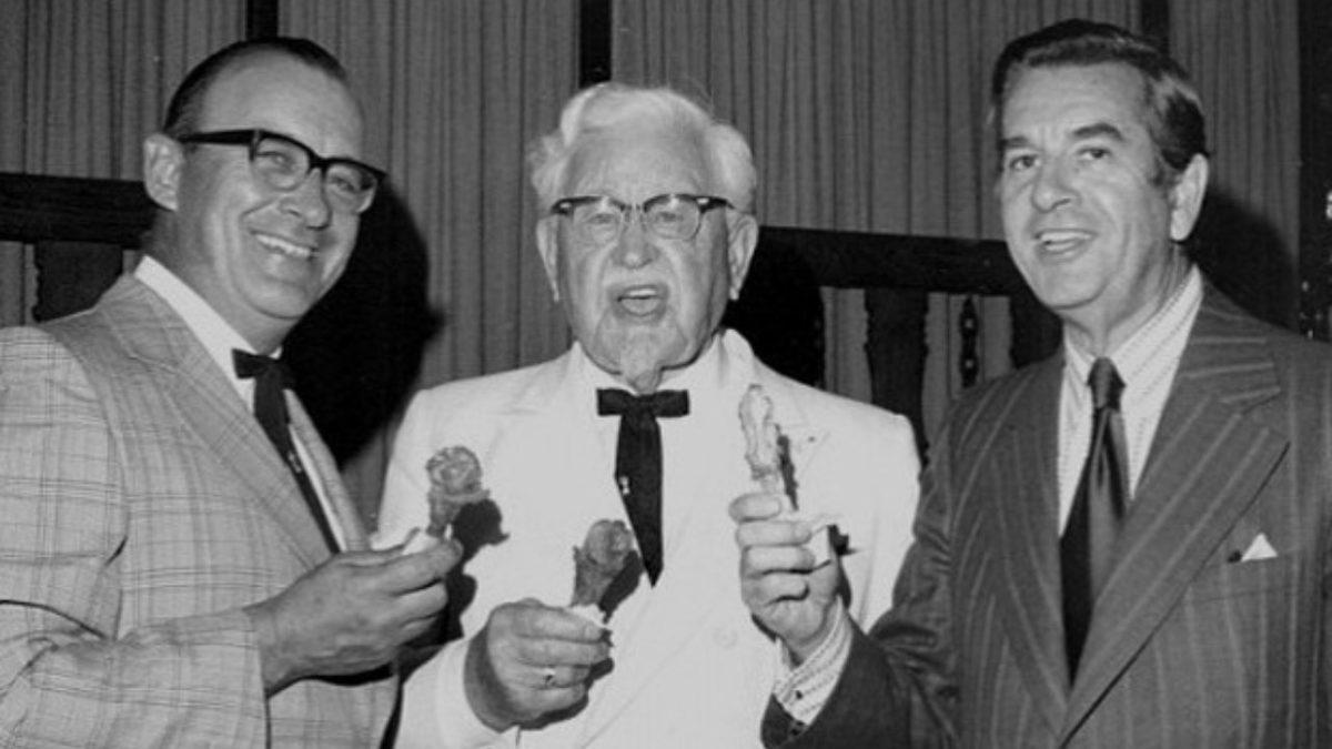 KFC’nin Logosundaki Sevimli İhtiyarın Herkese İlham Veren Başarı Hikâyesi: 1008 Kez Reddedilse de Asla Vazgeçmedi!