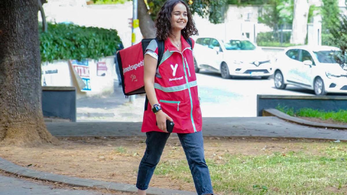 Yemeksepeti, "Yaya Kurye" Hizmetini Duyurdu: Yürüyerek Para Kazanabilirsiniz [Video]