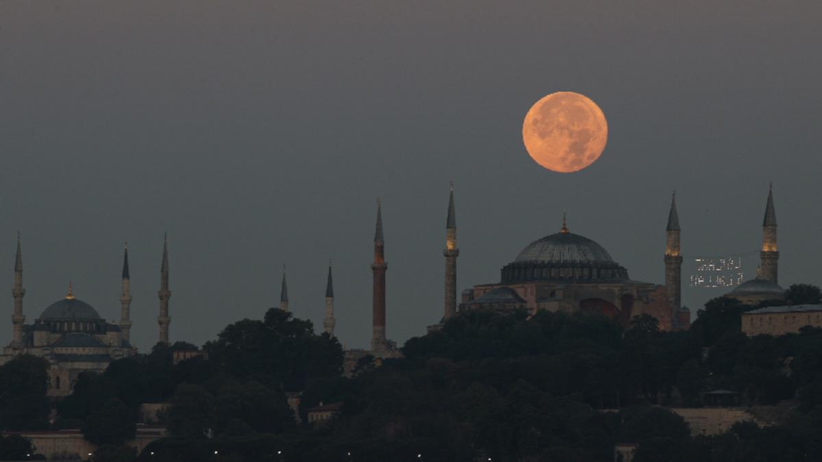 30 Ağustos Gecesi Başınızı Kaldırın: 2037 Yılına Kadarki En Büyük Dolunay Gerçekleşecek