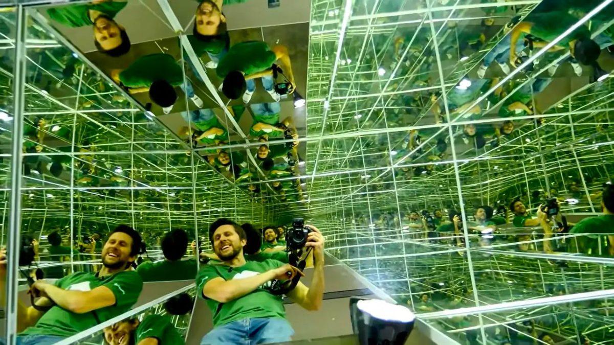 Hem Parlak Hem Sıcak: Tamamı Aynalarla Kaplı Bir Odada Işık Yakarsak Nolur?