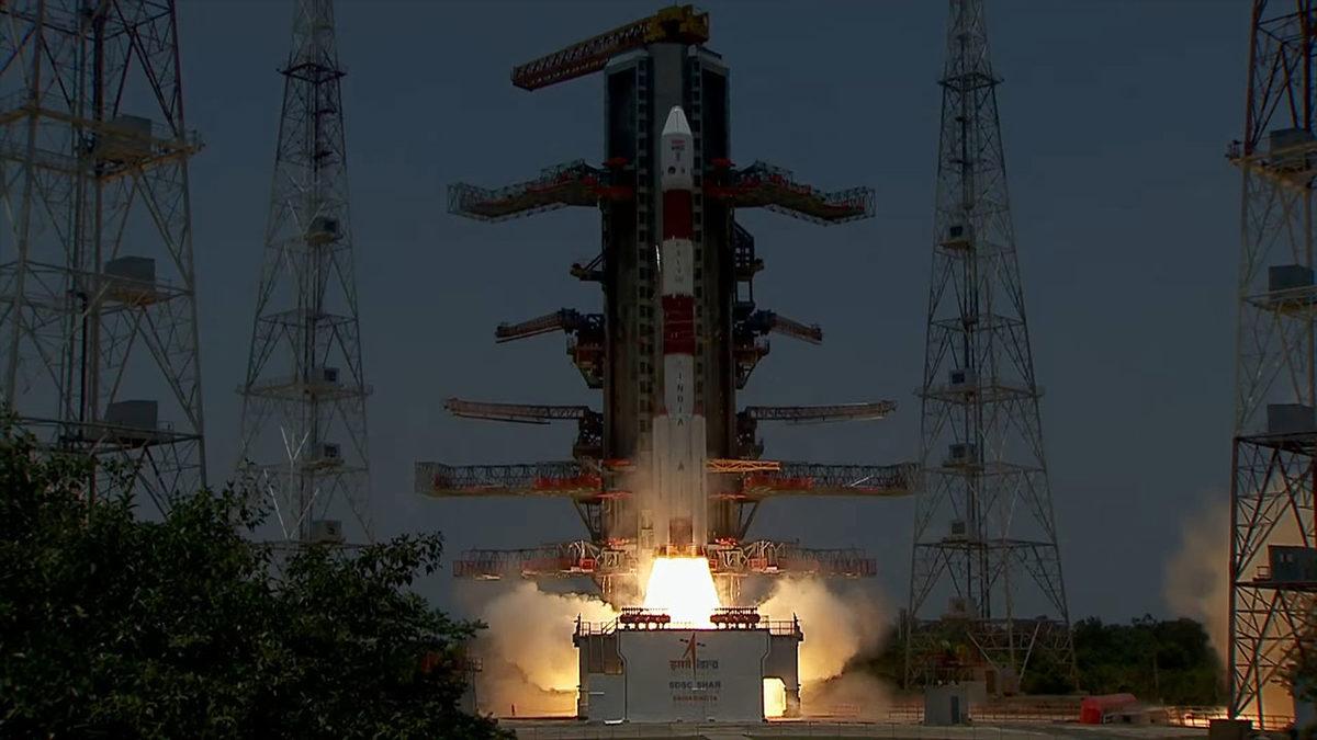 Hindistan, Güneş’i İlk Defa Uzaydan Gözlemleyecek Uydusunu Başarılı Bir Şekilde Fırlattı