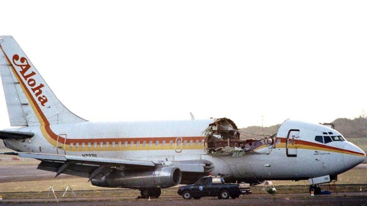 Tarihin En Korkunç Uçak Kazalarından Biri: Gövdesi Konserve Kutusu Gibi Açılan Yolcu Uçağının Gerçek Görüntüleri