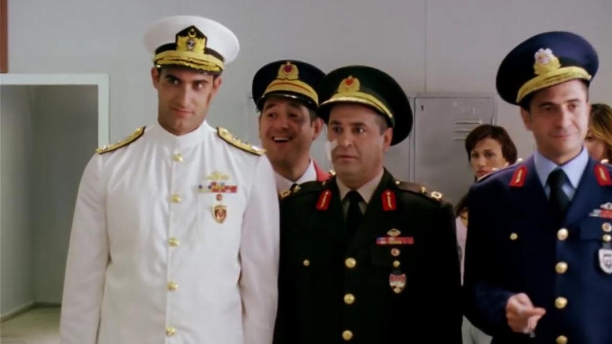 Diyelim ki Park Hâlindeki Arabanızın Üzerine Uçaktan Bir Parça Düştü, Sigorta ya da Kasko Bunu Karşılar mı?