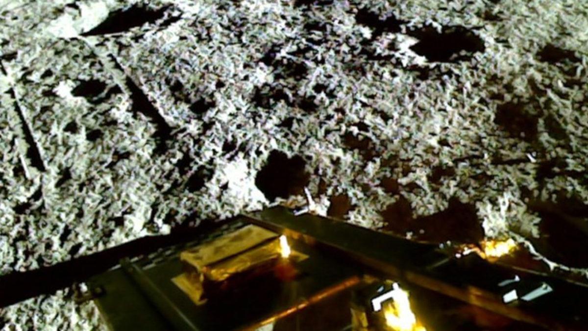 Hindistan, Ay’ın Güney Kutbuna İniş Yapan İlk Uzay Aracını 