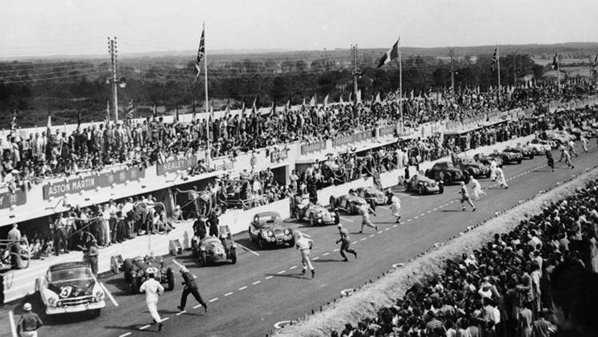 Neredeyse Tüm Arabalarda Kontak Anahtarı Sağda Bulunurken Porsche’lerde Neden Soldadır?