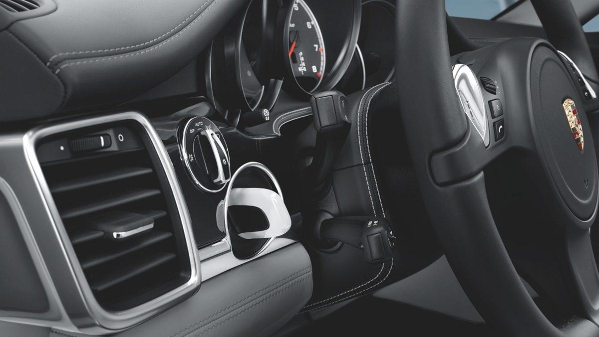 Neredeyse Tüm Arabalarda Kontak Anahtarı Sağda Bulunurken Porsche’lerde Neden Soldadır?