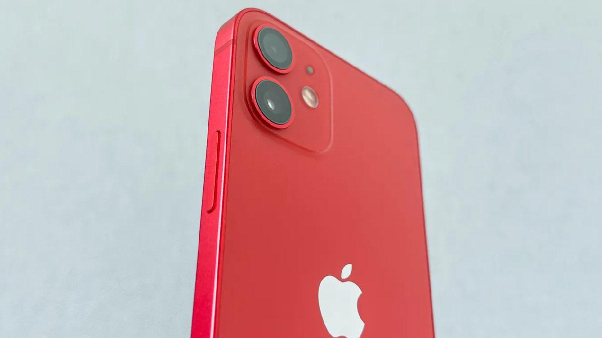 iOS 17.1, iPhone 12’nin Yüksek Radyason Sorununu Çözecek: Fransa’daki Satış Yasağı Kalkıyor