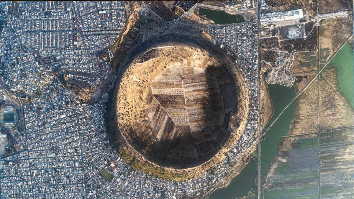 Dünya’nın Göbek Deliği de Diyebileceğimiz Bu Devasa Çukur Nasıl Oluştu?