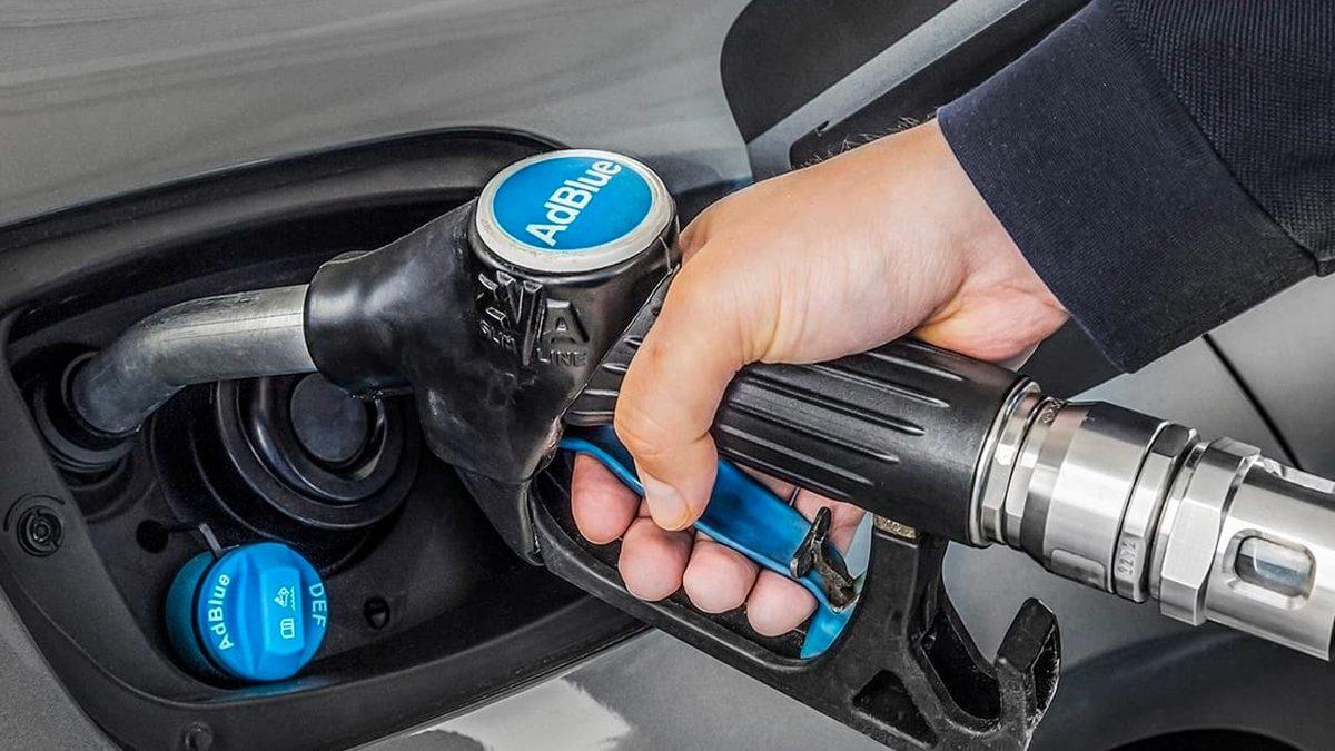 Dizel Otomobillerde Karşılaştığımız AdBlue Nedir, Neden Arabamıza Bunu Koyuyoruz, Biterse Ne Olur?
