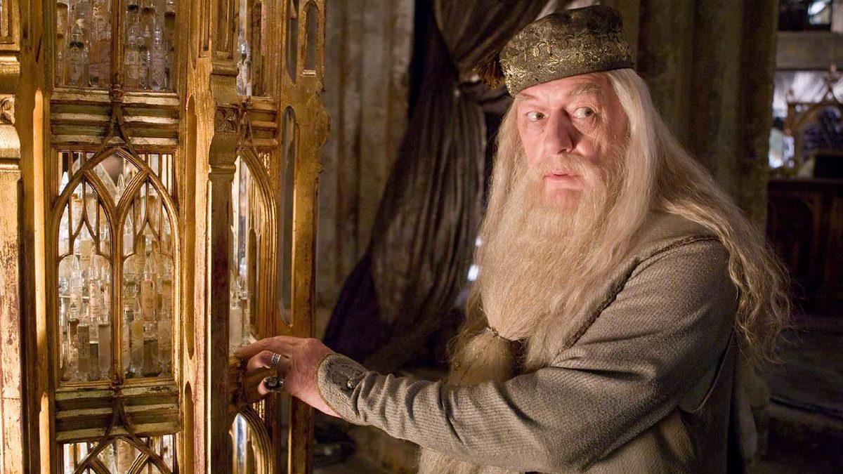 Hogwarts Yetim Kaldı: Harry Potter’ın Dumbledore’u Hayatını Kaybetti!