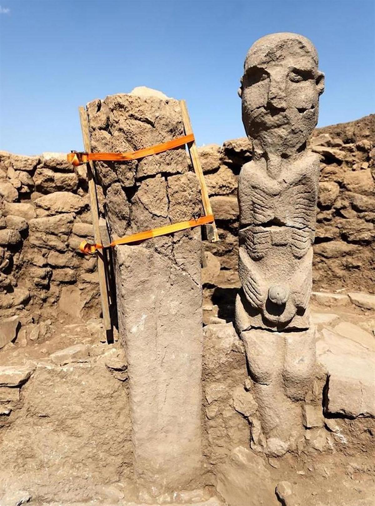 Tarihin Sıfır Noktası Olarak Bildiğimiz Göbeklitepe’de İlk Kez ’Boyalı’ Bir Heykel Bulundu