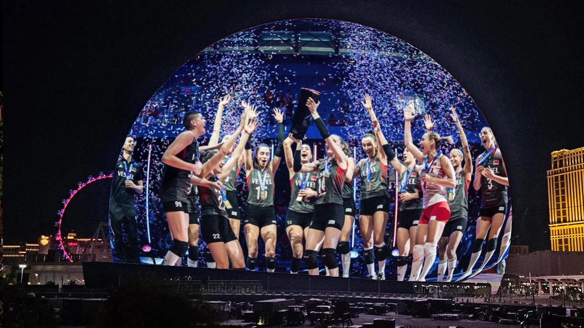 Tamamı Ekrandan Oluşan Bu Dev Küre, Amerika Yerine Türkiye’de Olsaydı Kesin Karşılaşacağımız 14 Görüntü