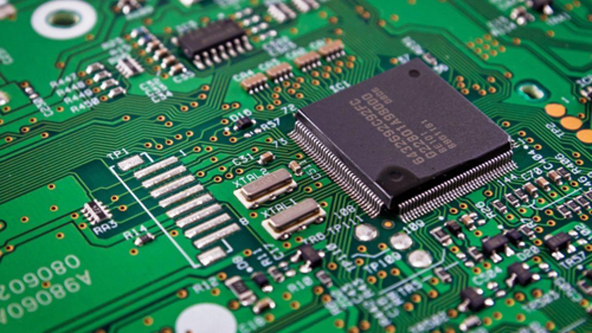 Elektronik Cihazların İçindeki Bu Devre Kartları Neden Hep Yeşil Renkte?