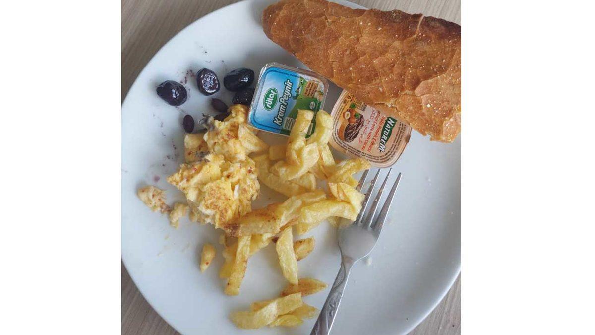 Protestolarla Gündeme Gelen Türkiye’deki Üniversitelerin Yemekleri ile Yurt Dışındakileri Karşılaştırdık: Bazıları Lüks Restoran Kalitesinde!