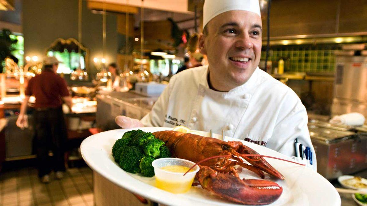 Protestolarla Gündeme Gelen Türkiye’deki Üniversitelerin Yemekleri ile Yurt Dışındakileri Karşılaştırdık: Bazıları Lüks Restoran Kalitesinde!