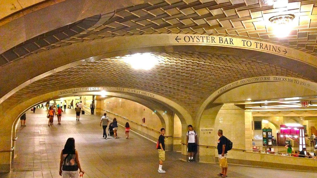 Dünyanın En Büyük Tren İstasyonu Olan Bu Yapıda Kalabalık Arasında Bile Fısıltıları Duymak Mümkün! Peki Ama Nasıl?