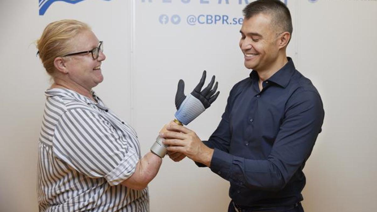 Vücuda Tamamen Entegre Olan Protez El Geliştirildi [Video]