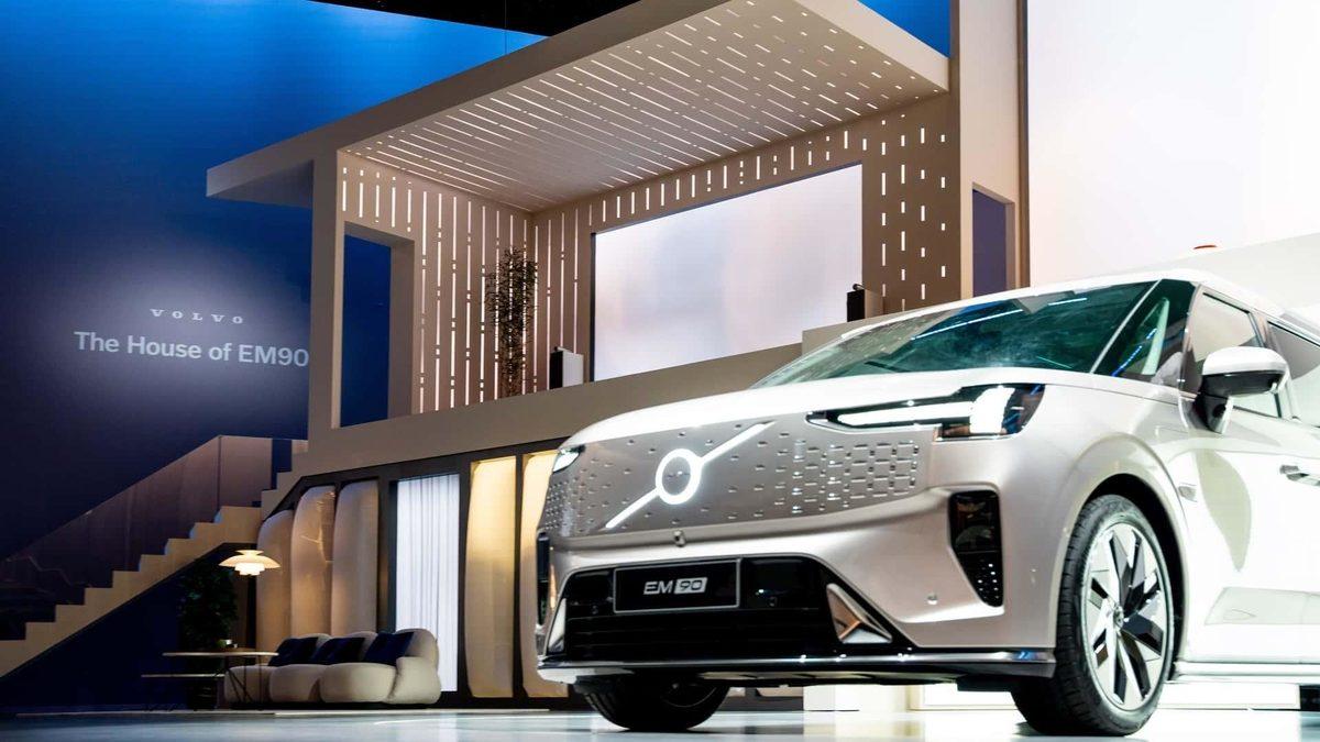 Volvo’nun İlk Elektrikli Minivan Modeli EM90, Resmen Tanıtıldı (Lüks Tutkunlarına Özel)