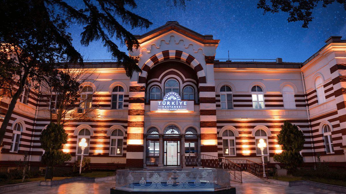 Olmadığı Masa Yok: Şofben de Kola da Üreten İhlas Holding, Nasıl Oldu da Her Sektörde Adını Duyurmayı Başardı?