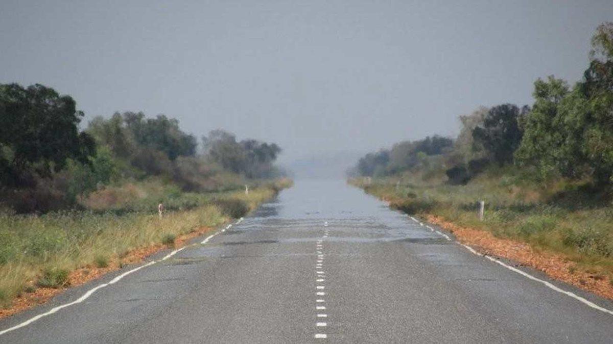 Uzun Yollarda Mutlaka Karşınıza Çıkar: Sıcak Havalarda Kuru Yolda Bile Neden Su Birikintisi Varmış Gibi Görünür?
