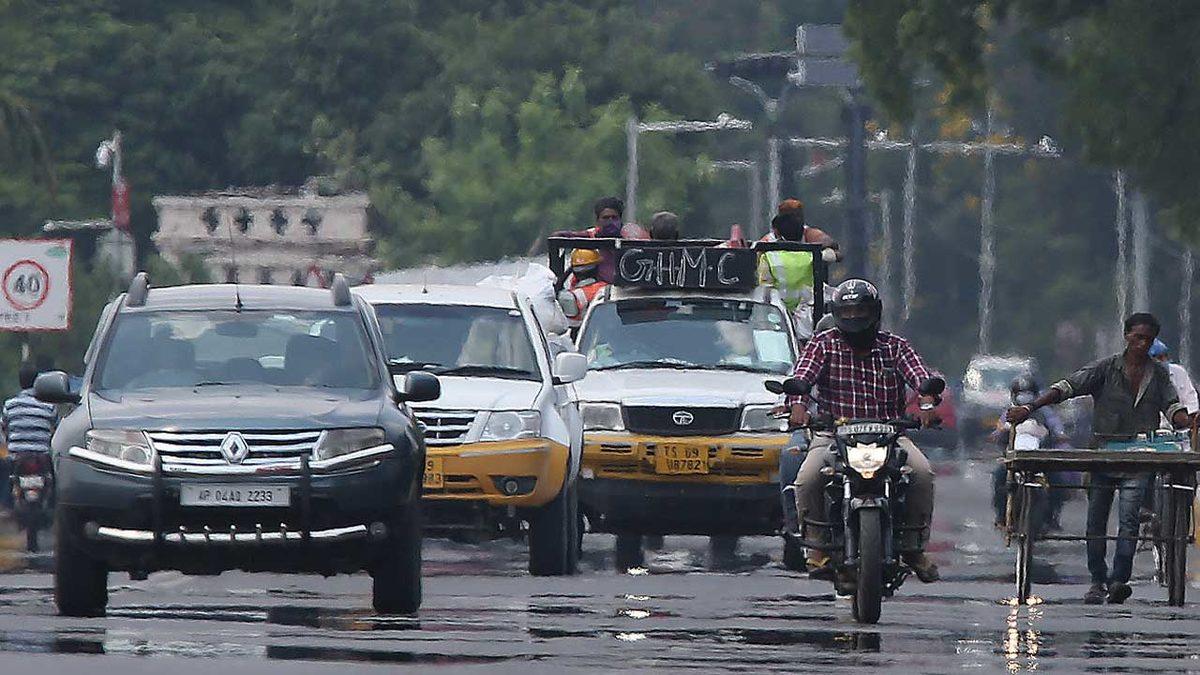Uzun Yollarda Mutlaka Karşınıza Çıkar: Sıcak Havalarda Kuru Yolda Bile Neden Su Birikintisi Varmış Gibi Görünür?